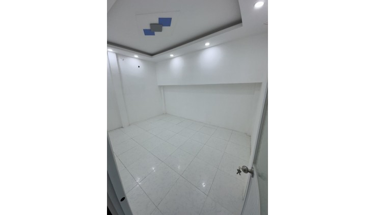 NGAY CƯ XÁ DA SÀ, KỀ BÊN TÊN LỬA AEON MALL BÌNH TÂN, 53m2, NHÀ MỚI 2 TẦNG giá HƠN 3 TỶ